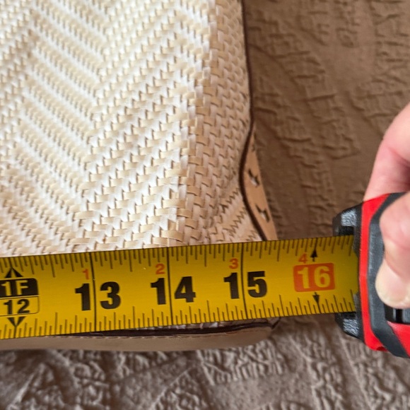 Stella and Dot Elegant Cream Woven Shoulder Bag - Picture 11 of 14